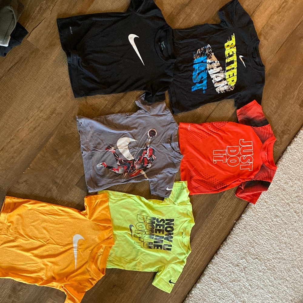 Nike boys 4T short sleeve shirts lot
